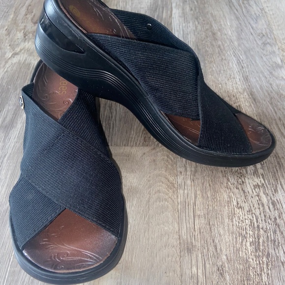 Bzees Desire Womens Size 8.5M Black Slip On Cross Strap Comfort Wedge Sandals - Picture 1 of 16